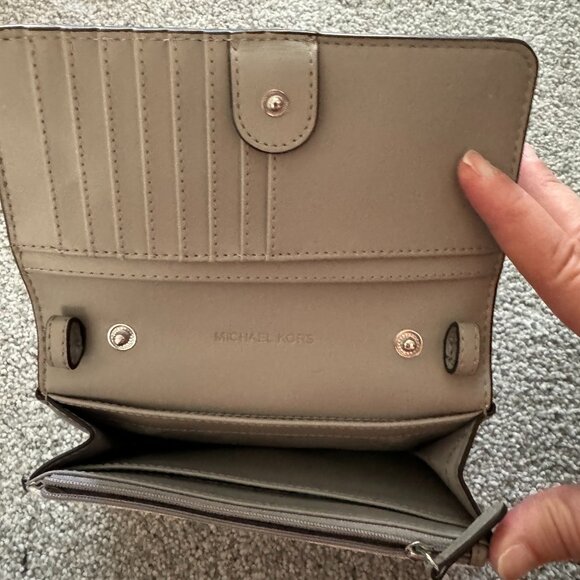 Michael Kors Phone Wallet - Picture 3 of 3